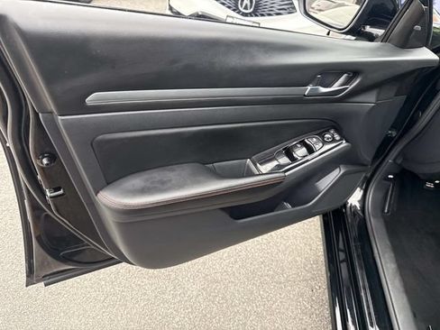 Used 2024 Nissan Altima 2.5 SR FWD image 19