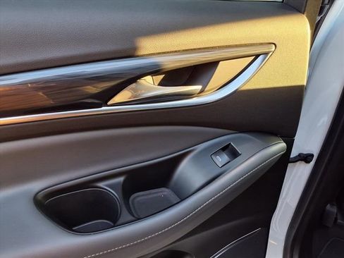 Used 2024 Buick Enclave Premium image 84