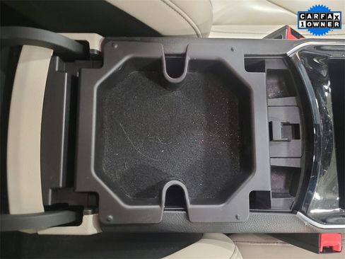 Used 2020 Ford Edge Titanium image 19