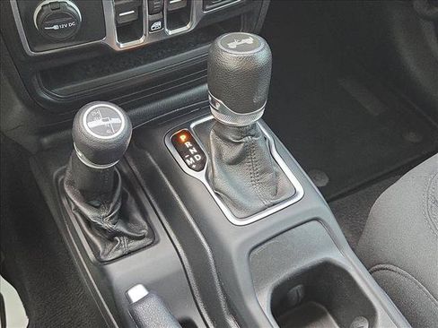 Used 2021 Jeep Wrangler Unlimited Sport AWD/4WD image 12