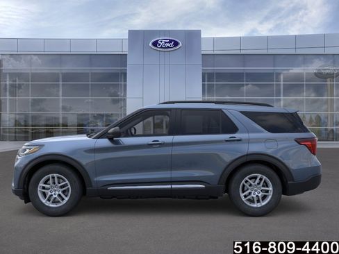 Used 2025 Ford Explorer Active AWD/4WD image 4