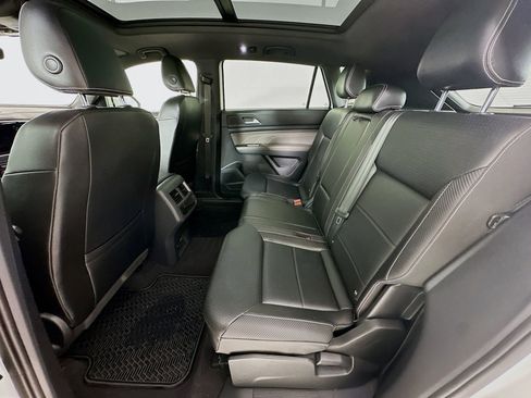 Used 2022 Volkswagen Atlas Cross Sport SEL R-Line image 26