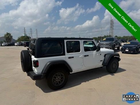 Used 2024 Jeep Wrangler Unlimited Sport AWD/4WD image 3