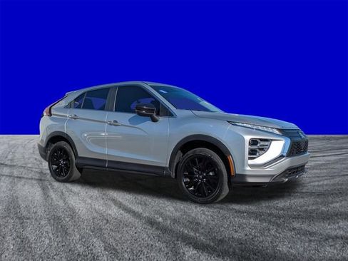 Used 2024 Mitsubishi Eclipse Cross LE AWD/4WD image 2