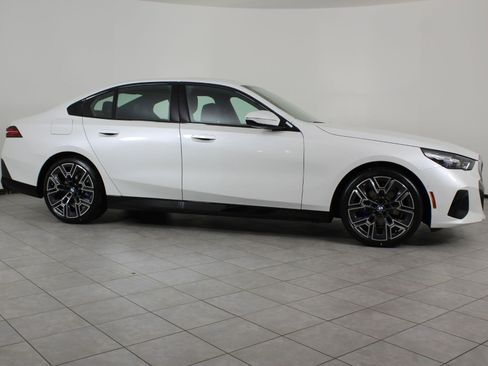 New 2026 BMW 530i xDrive w/ M Sport Package image 8