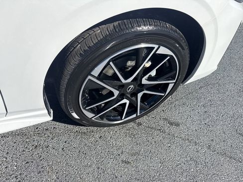New 2025 Nissan Sentra SR w/ SR Premium Package FWD image 22