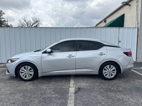 Used 2022 Nissan Sentra S w/ Electronics Package FWD image 2