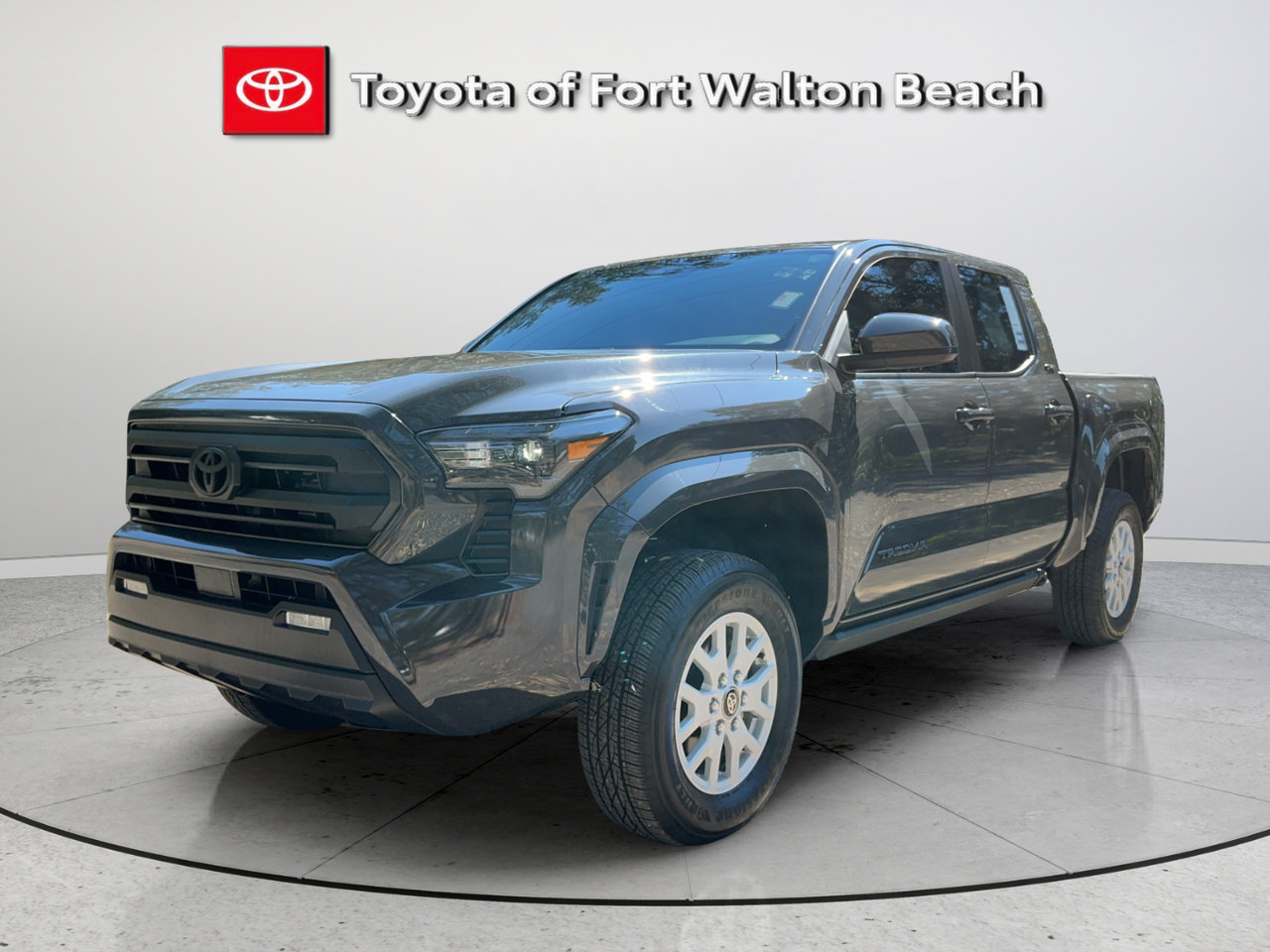 Used 2025 Toyota Tacoma SR5 AWD/4WD image 1