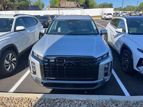 Used 2025 Hyundai Palisade SEL FWD image 6
