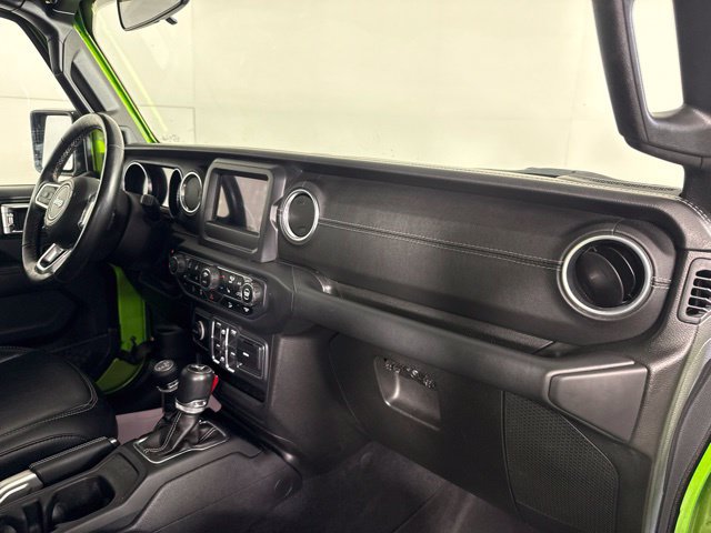 Used 2018 Jeep Wrangler Unlimited Sahara w/ Cold Weather Group AWD/4WD image 34
