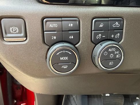 Used 2024 Chevrolet Silverado 1500 LTZ w/ Technology Package AWD/4WD image 8