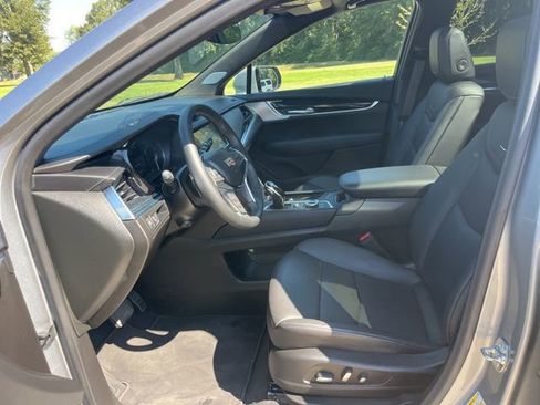 Certified 2025 Cadillac XT5 Premium Luxury image 16