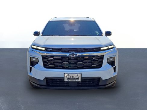 New 2026 Chevrolet Traverse LT w/ Sun and Wheel Package image 2