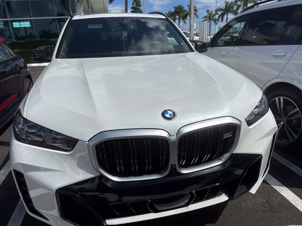 Used 2025 BMW X5 M60i AWD/4WD image 4