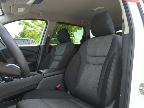 Used 2024 Nissan Rogue SV FWD image 13