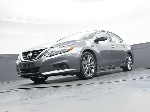 Used 2018 Nissan Altima 2.5 SR w/ SR Special Edition FWD image 39