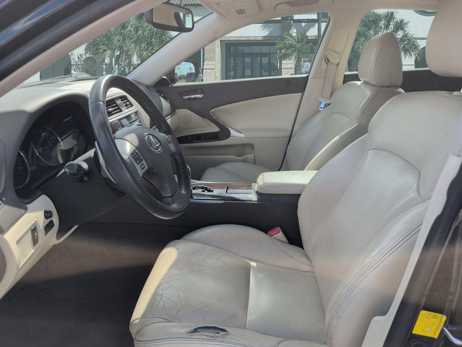 Used 2013 Lexus IS 250 w/ Premium Pkg Value Edition RWD image 11
