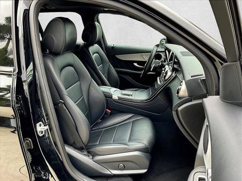 Certified 2022 Mercedes-Benz GLC 300 image 9