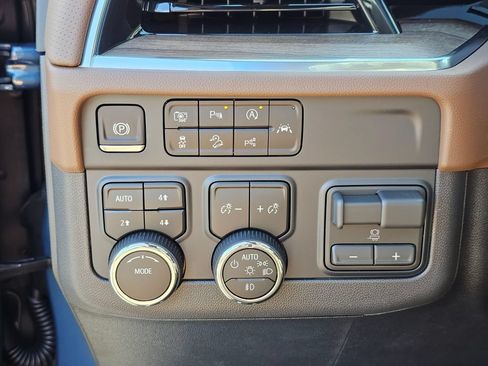 New 2026 Chevrolet Tahoe High Country w/ Sun And Tow Package AWD/4WD image 27