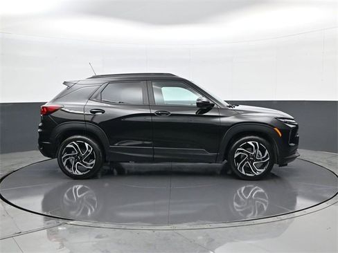 Certified 2025 Chevrolet TrailBlazer RS w/ Driver Confidence Package image 4