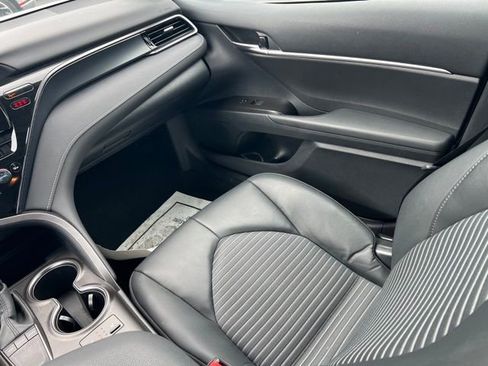 Used 2024 Toyota Camry SE w/ Cold Weather Package FWD image 15