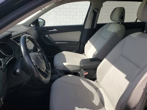 Used 2019 Volkswagen Tiguan SE w/ Panoramic Sunroof Package AWD/4WD image 16