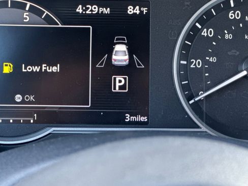 New 2025 Nissan Versa SV w/ Trunk Package FWD image 21