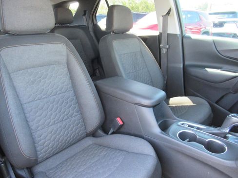 Used 2018 Chevrolet Equinox LT FWD image 9