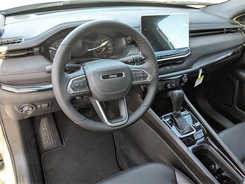 New 2026 Jeep Compass Latitude image 15