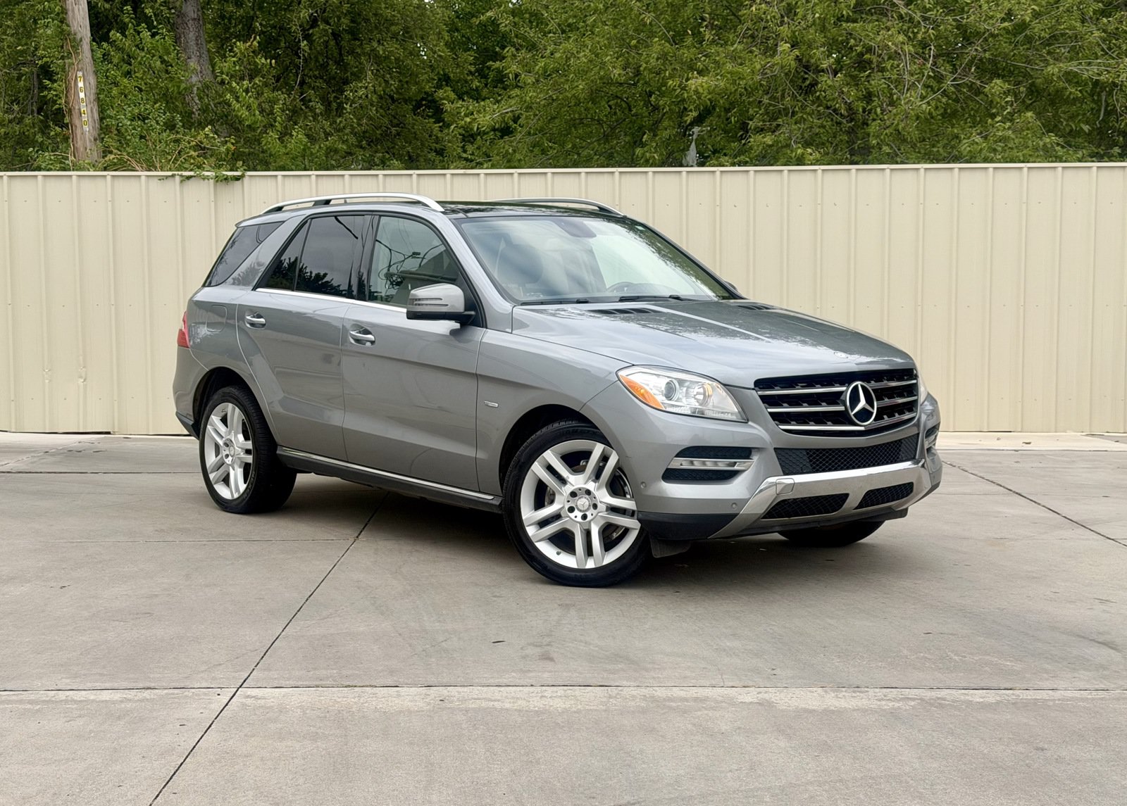 Used 2012 Mercedes-Benz ML 350 BlueTEC 4MATIC image 1