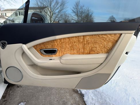 Used 2017 Bentley Continental GT image 25