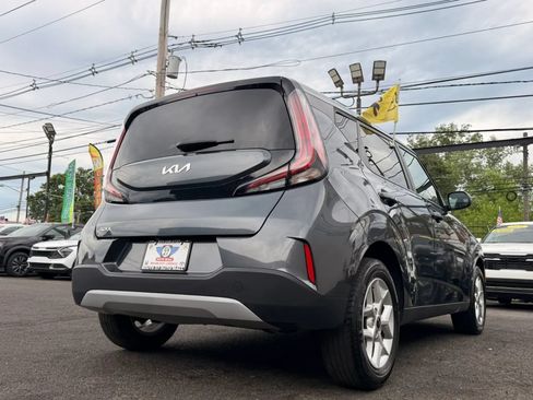 Used 2024 Kia Soul LX w/ Option Group 015 FWD image 9