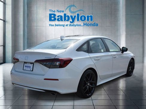 Used 2025 Honda Civic Sport image 4