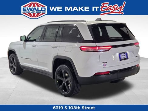 New 2025 Jeep Grand Cherokee Limited image 18