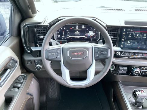 Certified 2023 GMC Sierra 1500 SLT w/ SLT Premium Plus Package AWD/4WD image 11