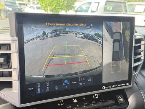 Used 2023 Toyota Tundra Platinum AWD/4WD image 16