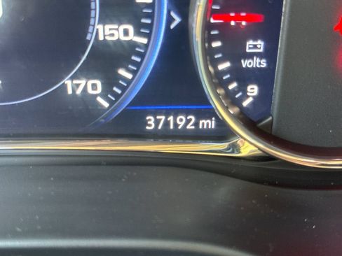 Used 2021 GMC Acadia SLT w/ Technology Package FWD image 26