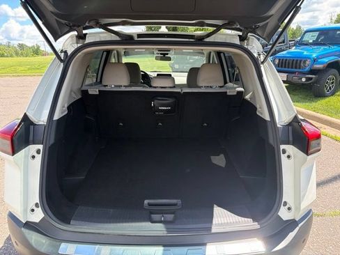 Used 2021 Nissan Rogue SV AWD/4WD image 14