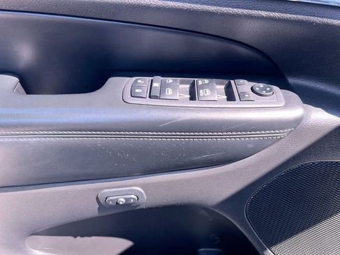 Used 2019 Jeep Grand Cherokee Limited AWD/4WD image 13