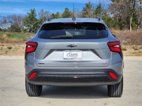 Certified 2024 Chevrolet Trax RS w/ Sunroof Package image 7