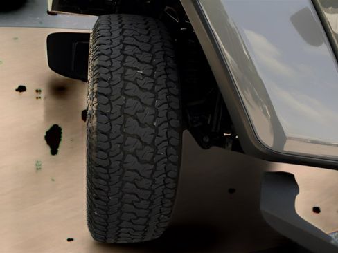 Used 2021 Jeep Wrangler Unlimited Sahara image 8