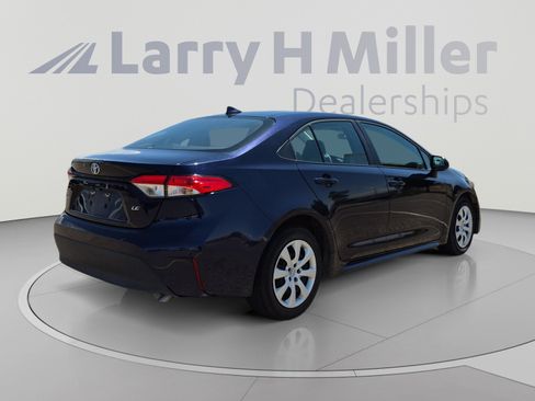 Certified 2025 Toyota Corolla LE FWD image 5