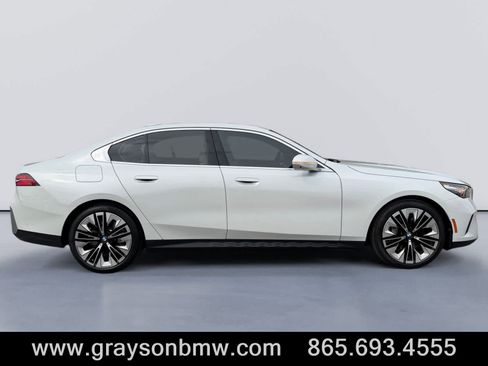 Used 2026 BMW 540i xDrive AWD/4WD image 2