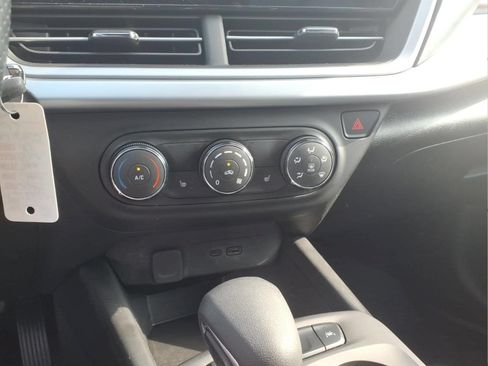 Used 2024 Chevrolet Trax RS w/ Driver Confidence Package FWD image 13