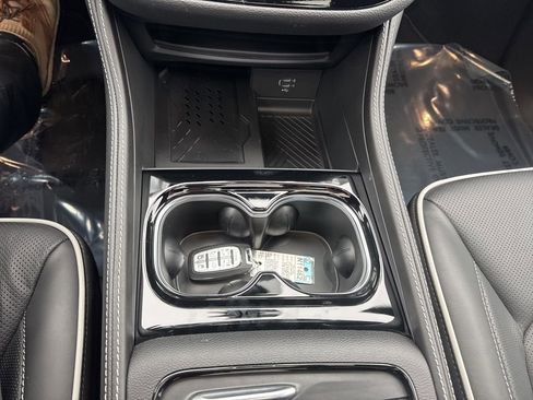 New 2026 Chrysler Pacifica Limited image 18