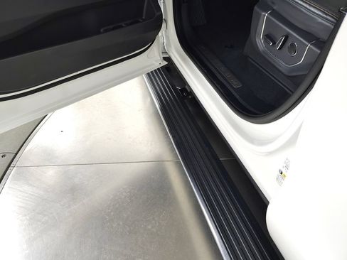 Used 2024 Ford Expedition Platinum AWD/4WD image 19