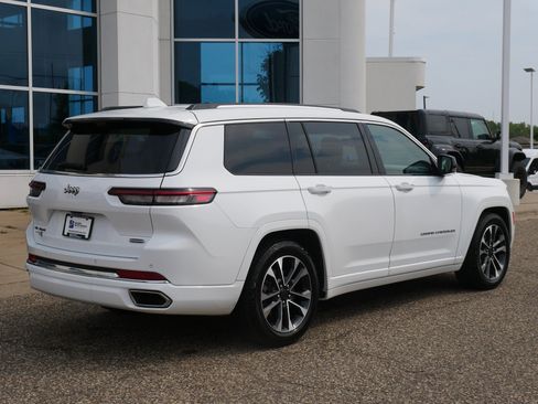 Used 2022 Jeep Grand Cherokee L Overland w/ Luxury Tech Group IV AWD/4WD image 3