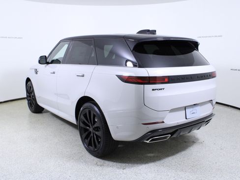 New 2026 Land Rover Range Rover Sport Dynamic SE AWD/4WD image 5