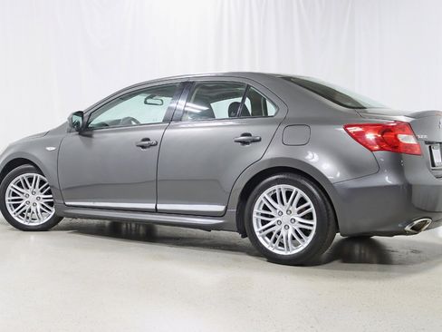 Used 2011 Suzuki Kizashi Sport GTS AWD/4WD image 9