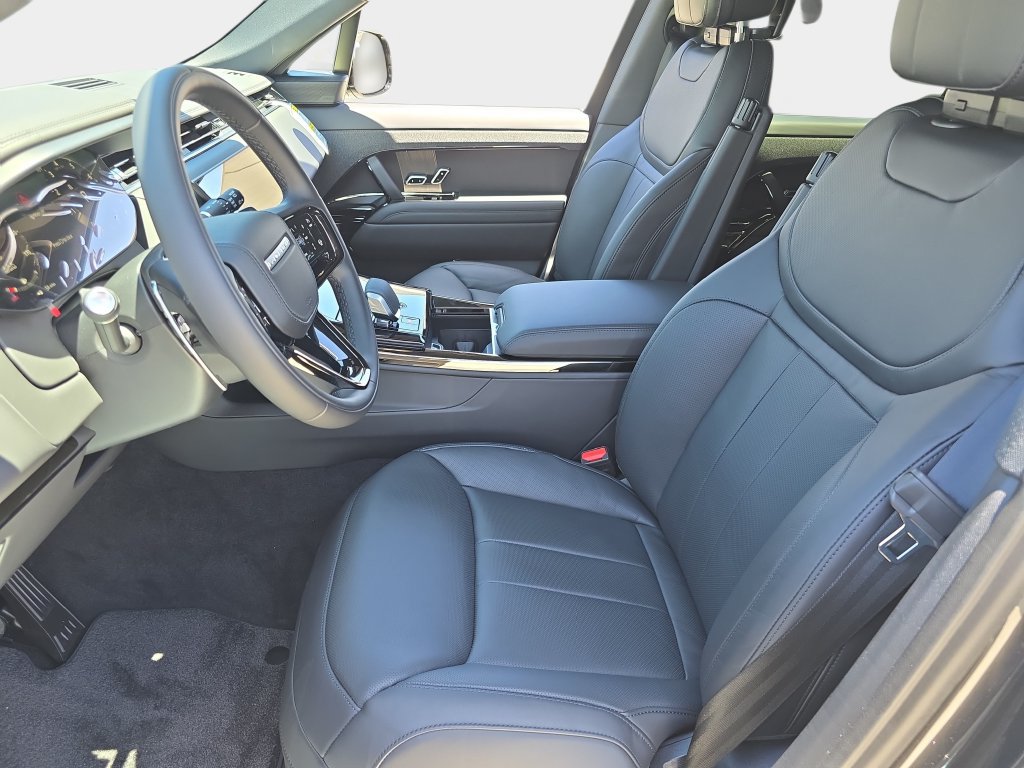 New 2026 Land Rover Range Rover Sport Dynamic SE AWD/4WD image 17